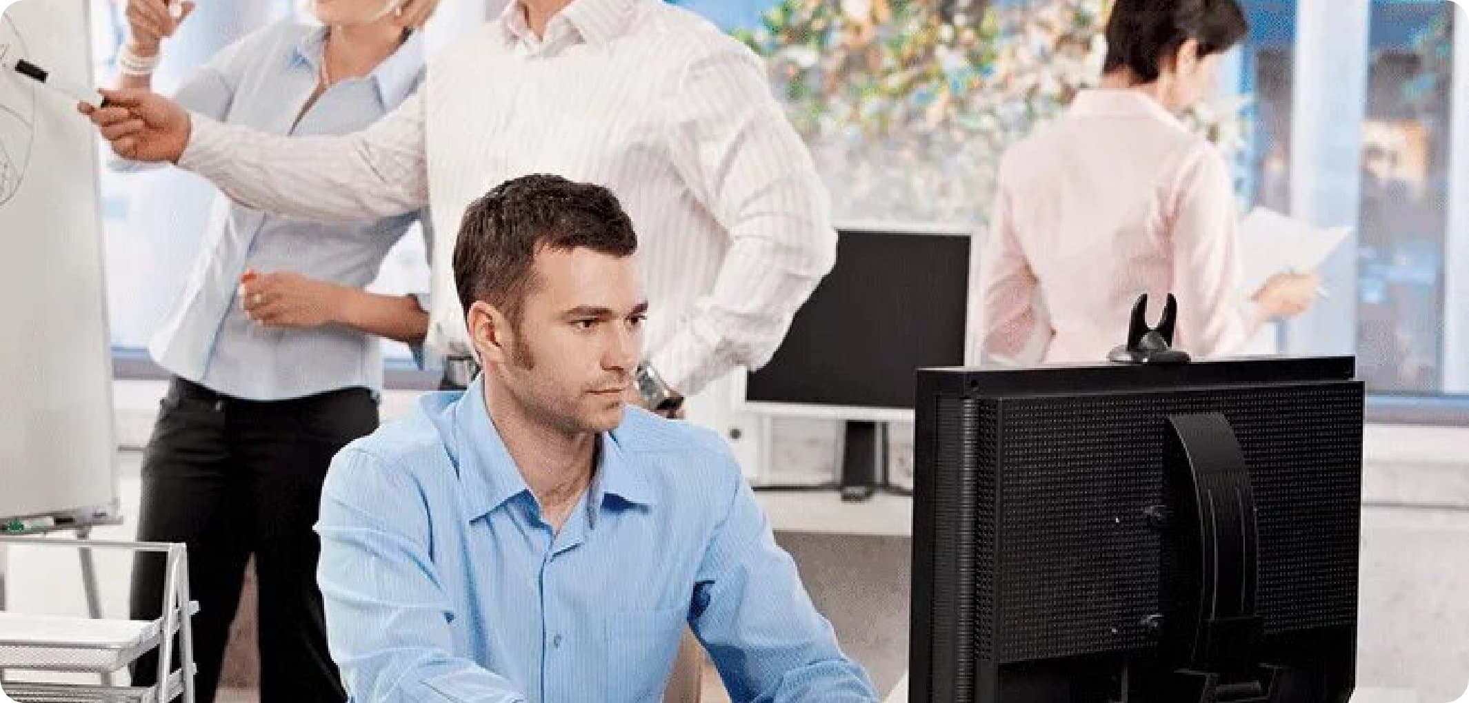 Monitor für die tägliche Arbeit im Büro