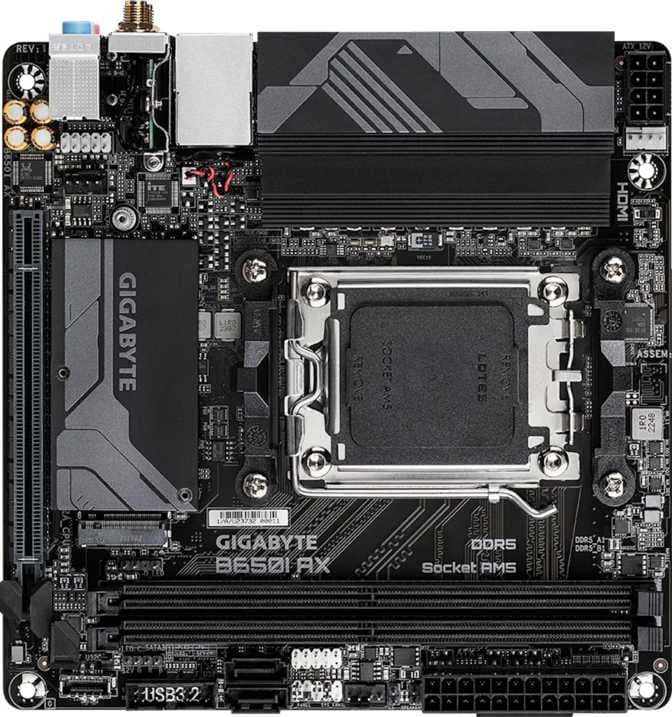 GIGABYTE B650I AX